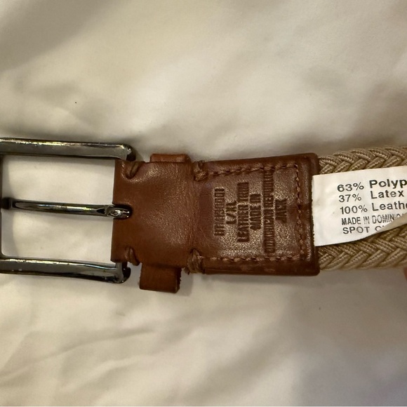 EUC Tommy Bahama Tan Stretch Webbed Belt
L/XL Sized - Picture 2 of 3